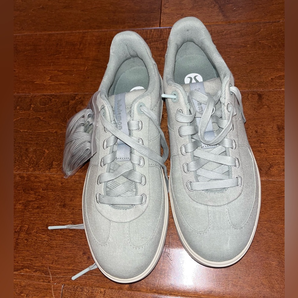 Lululemon light green Sneakers NEVER WORN size 8